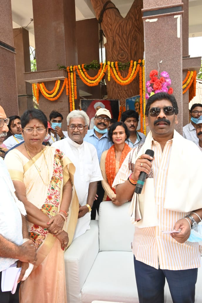 CM Hemant Soren remembers Amar Shaheed Pandey Ganpat Rai on Martyrdom Day