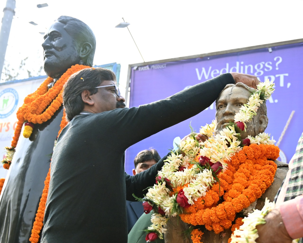 CM Hemant Soren and Shibu Soren pays tribute to Martyr Nirmal Mahto birth anniversary