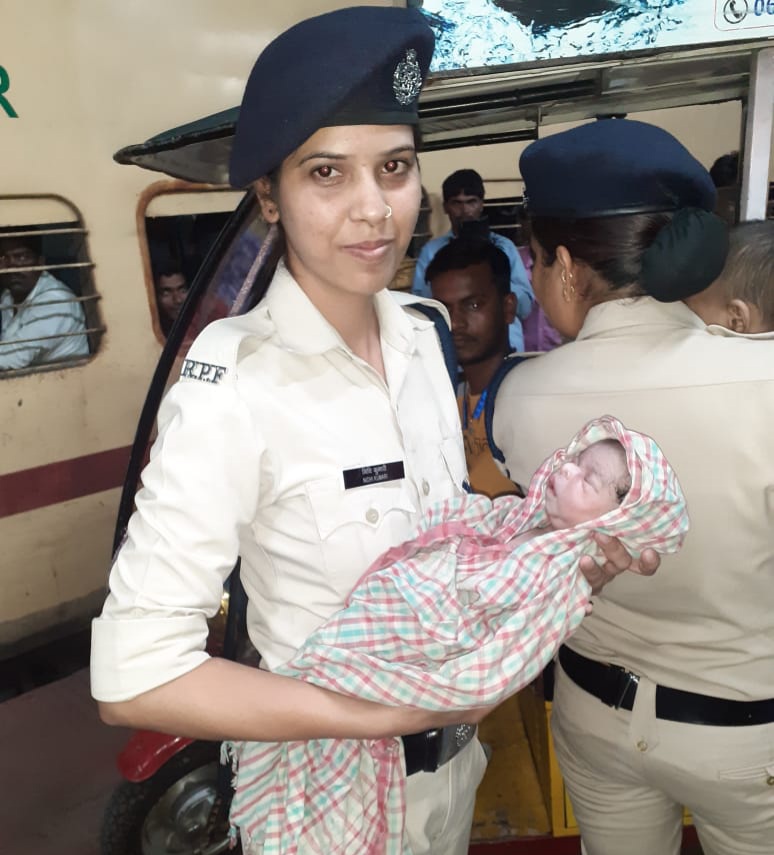 Woman gave birth to child at Hatia railway station