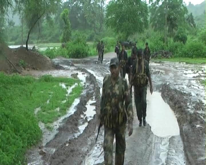 Jharkhand Police personnel troubled in anti Naxal operation in rainy season