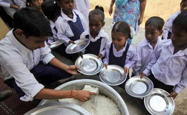 Mid Day Meal Programme  children in Jharkhand not have account there is problem in transferring amount of MDM