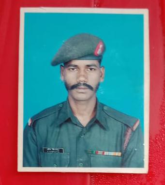 Army jawan Pradeep Kispotta cremated with state honors in Ranchi