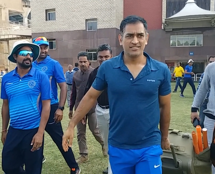 Mahendra Singh Dhoni preparing for IPL in jsca stadium ranchi