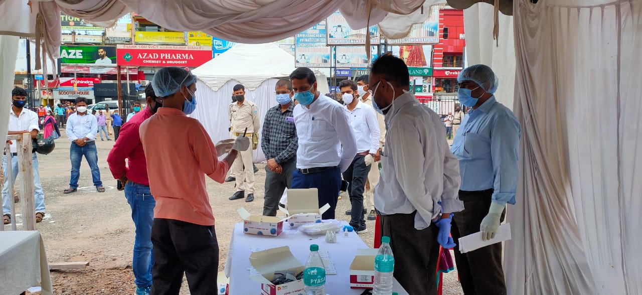 dc chhavi ranjan inspects rapid antigen mass testing drive in ranchi