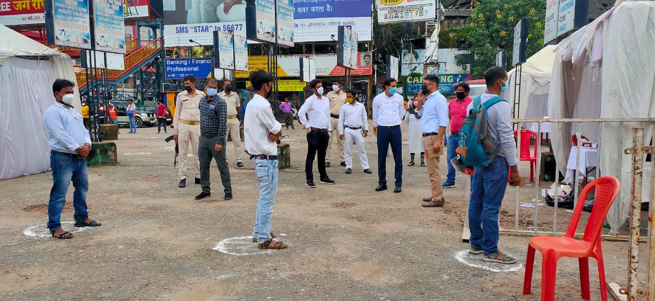 dc chhavi ranjan inspects rapid antigen mass testing drive in ranchi