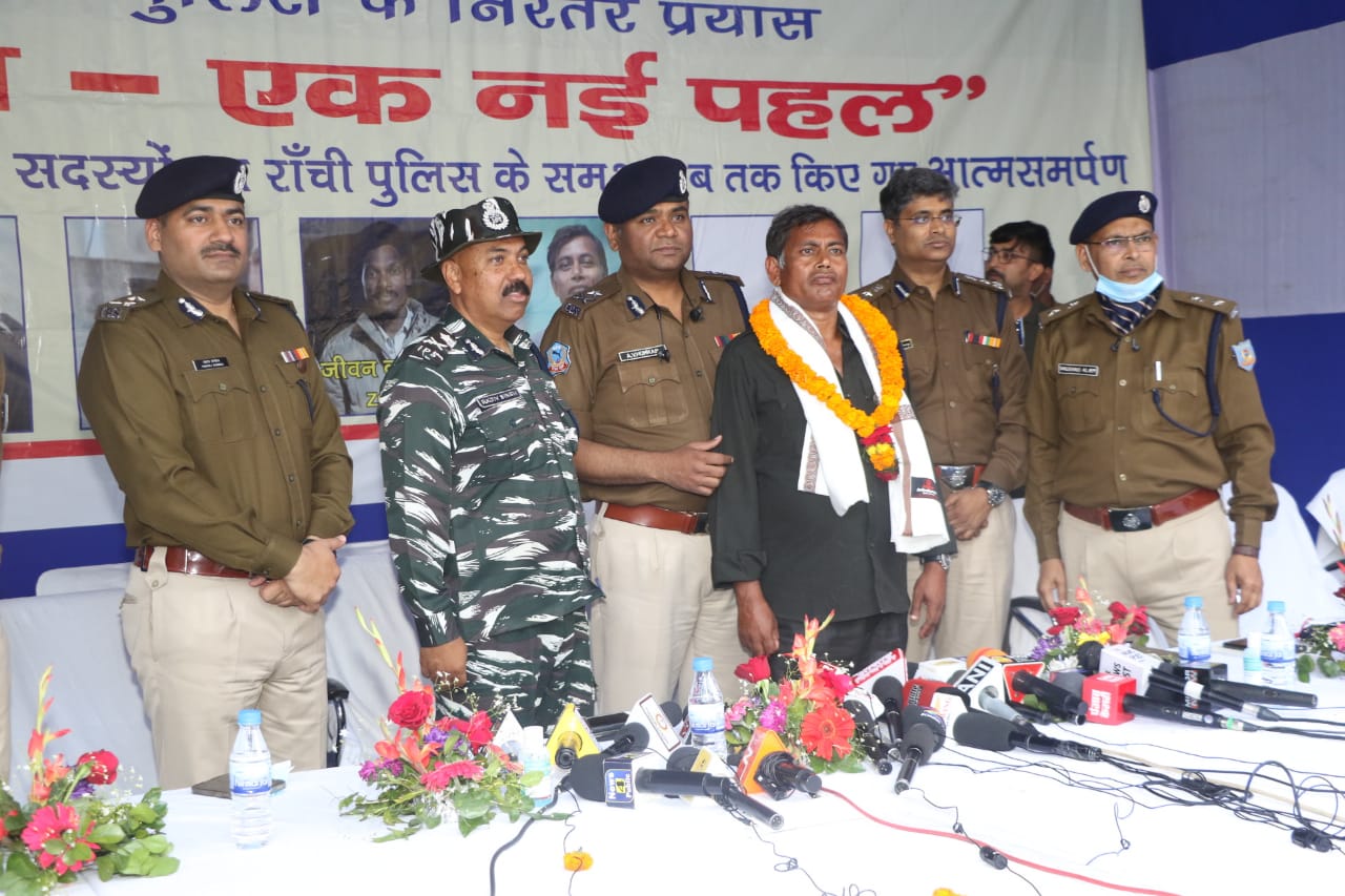 reward-naxalite-commander-radhey-shyam-surrenders-in-ranchi