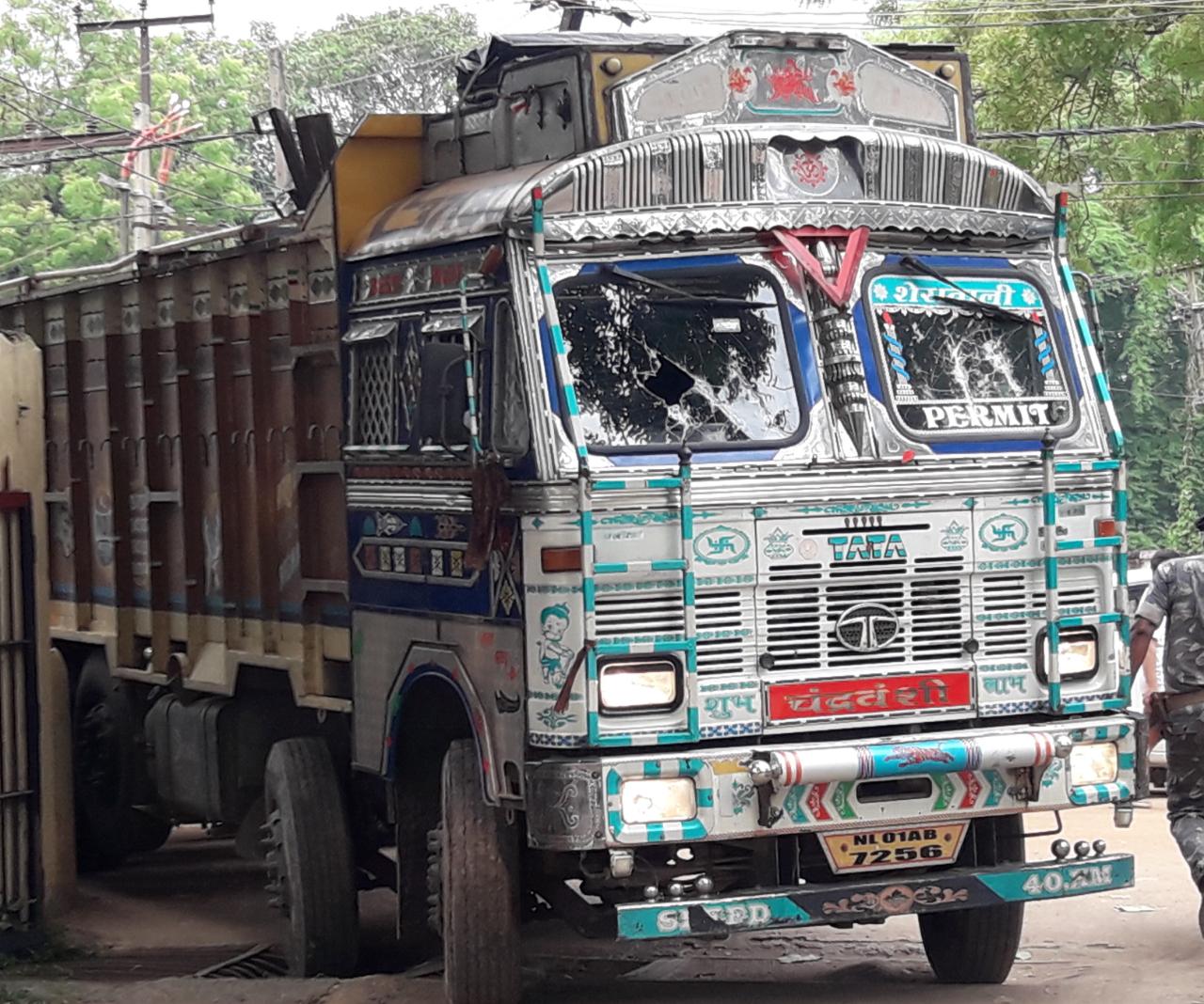 Road accident in Jharkhand, death of woman who went to market to collect goods for Vat Savitri in Seraikela