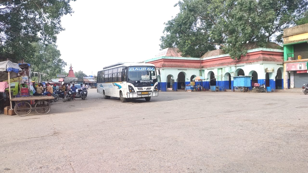 Bus parked at Simdega bus stand