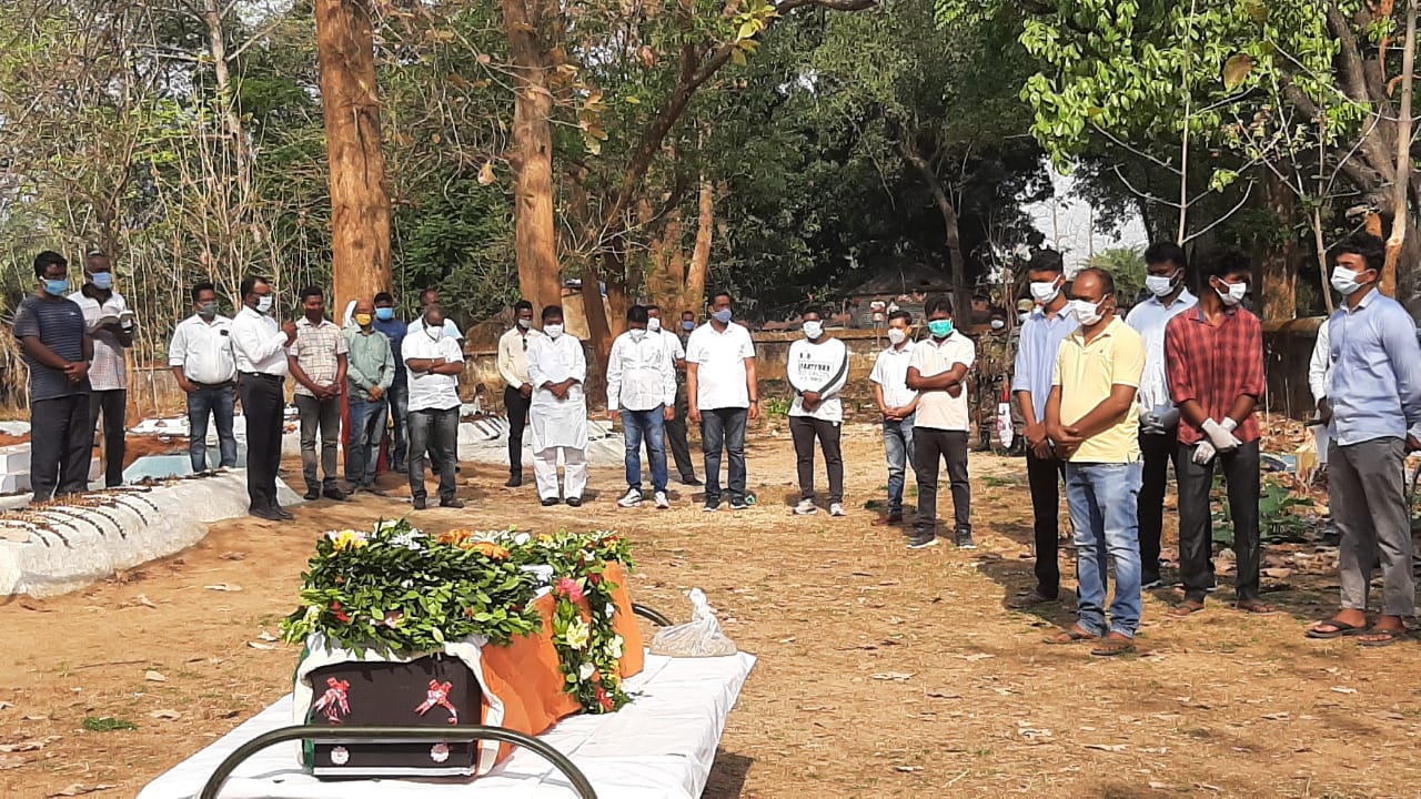 Former MLA Niyel Tirkey funeral with state honors in simdega