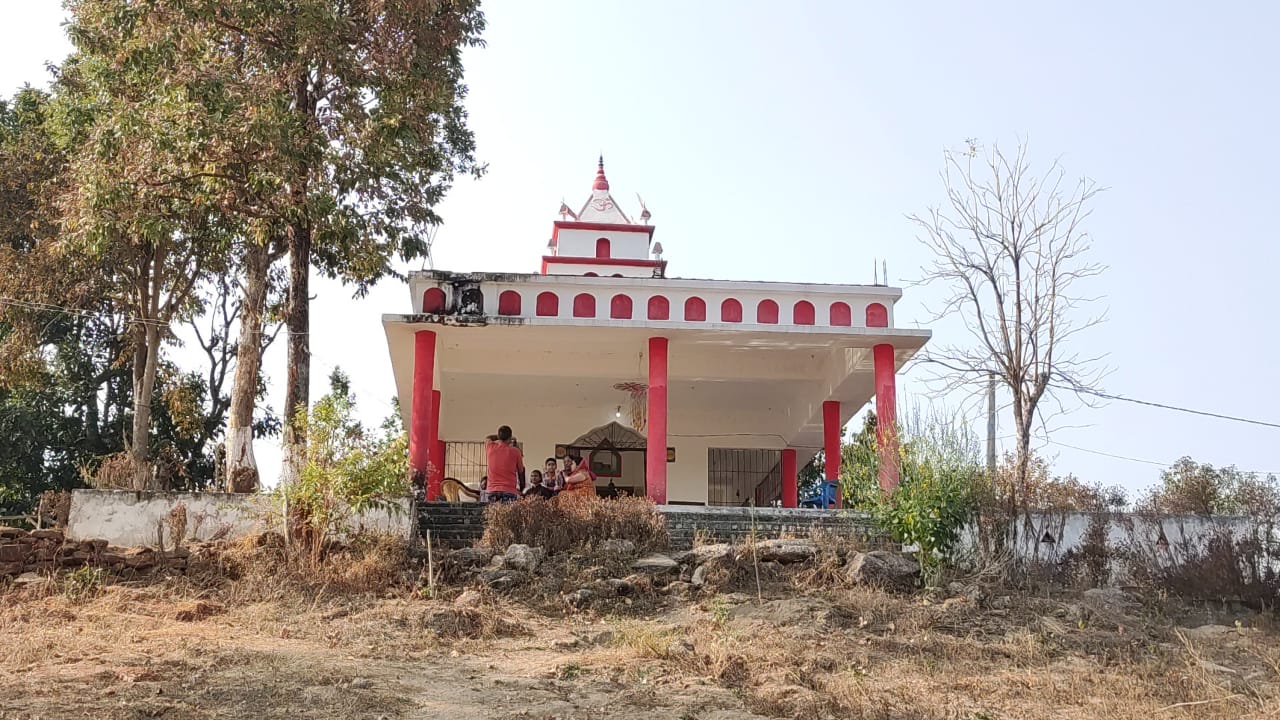 sharda-mandir-on-border-of-jharkhand-and-chhattisgarh-state