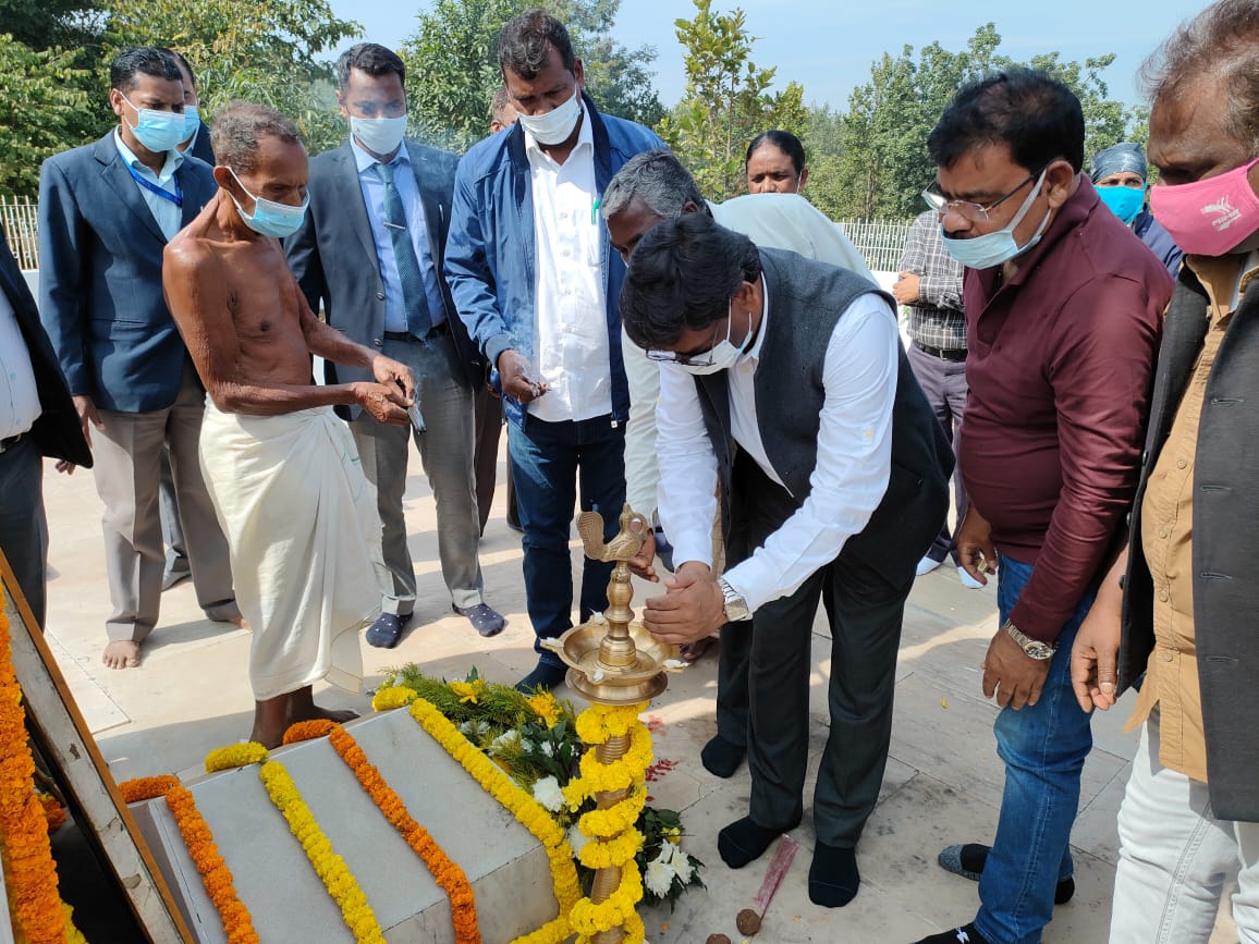 cm-hemant-soren-participated-in-aapke-adhikar-aapke-dwar-program-in-chaibasa