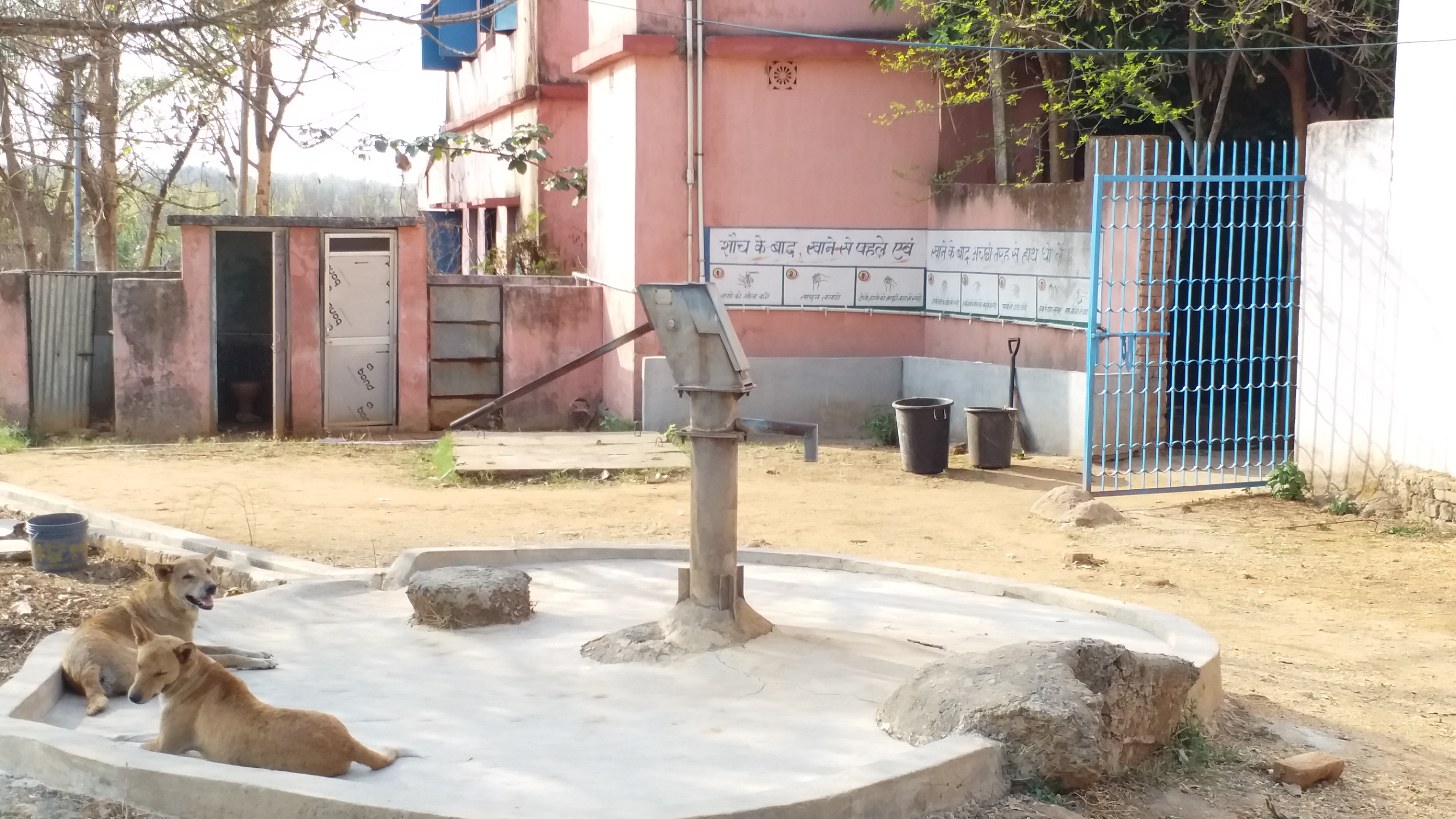 Water problem in Kasturba Gandhi school