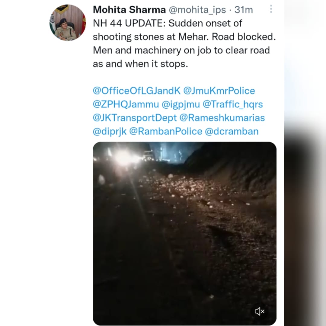 jammu srinagar national highway closed due to shooting stone