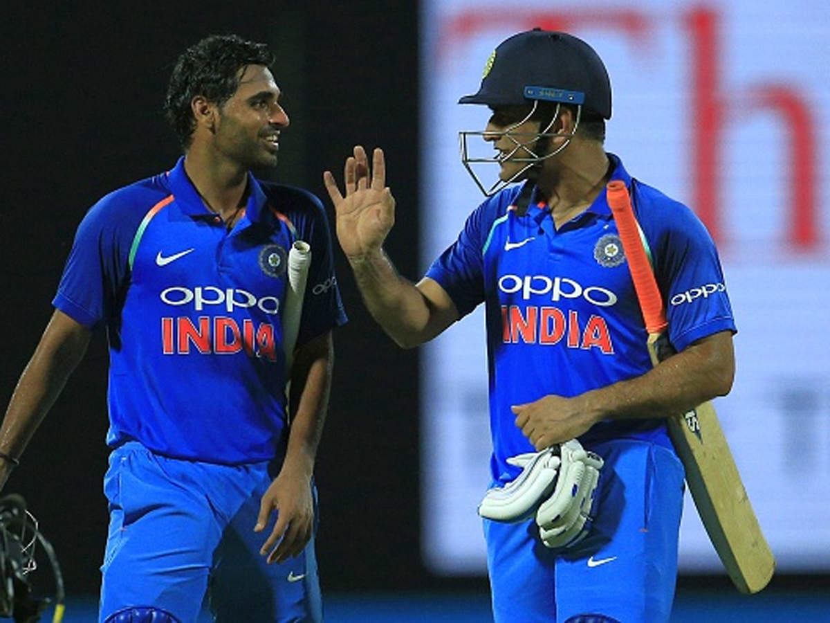 Bhuvneshwar Kumar, MS Dhoni