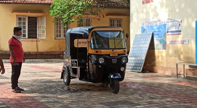 ಆಸ್ಪತ್ರೆಯ ಆವರಣದಲ್ಲಿಯೇ ಆಟೋದಲ್ಲಿ ಹೆರಿಗೆ