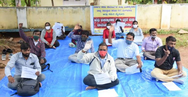 Karnataka Guest Lecturers Protest