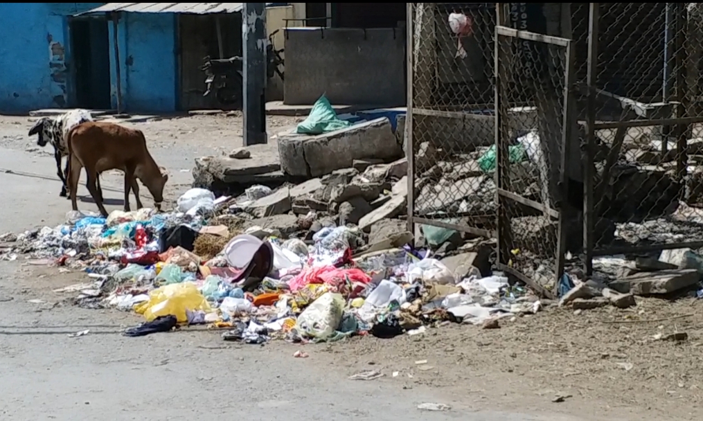 urge footpath businesses to clean up