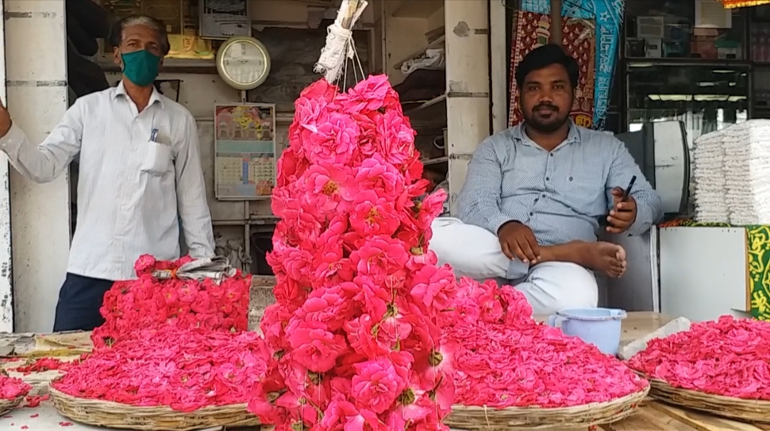 عرس کے موقع پر بھی زائرین سے خالی رہی درگاہ