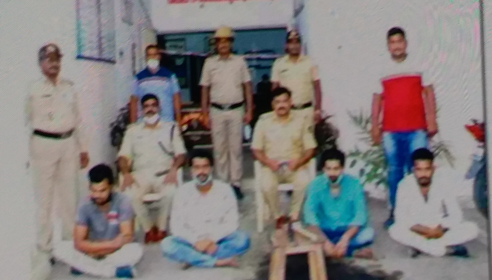 four employees arrested in murder case in gulbarga karnataka