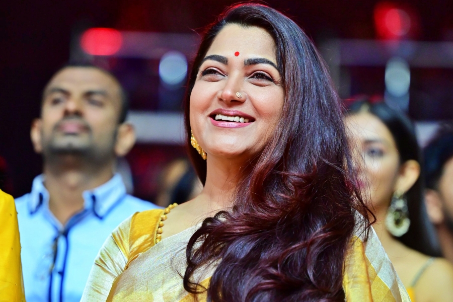 Famous Actress Khushbu Sundar, Famous Actress Khushbu Sundar birthday, Famous Actress Khushbu Sundar birthday today, Famous Actress Khushbu Sundar news, ಜನ್ಮದಿನ ಸಂಭ್ರಮದಲ್ಲಿ ಖುಷ್ಬೂ, ಜನ್ಮದಿನ ಸಂಭ್ರಮದಲ್ಲಿ ಖುಷ್ಬೂ ಸುಂದರ್​, ಜನ್ಮದಿನ ಸಂಭ್ರಮದಲ್ಲಿ ಪ್ರಸಿದ್ಧಿ ನಾಯಕಿ ಖುಷ್ಬೂ ಸುಂದರ್​, ನಟಿ ಖುಷ್ಬೂ ಸುಂದರ್​ ಸುದ್ದಿ,