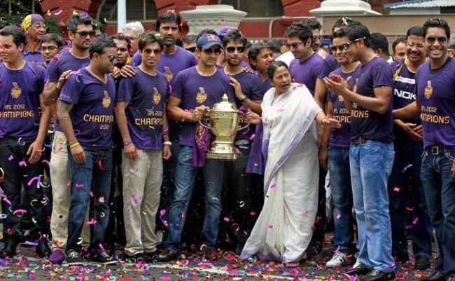 Mamata Banerjee with 2012 IPL winning KKR team.