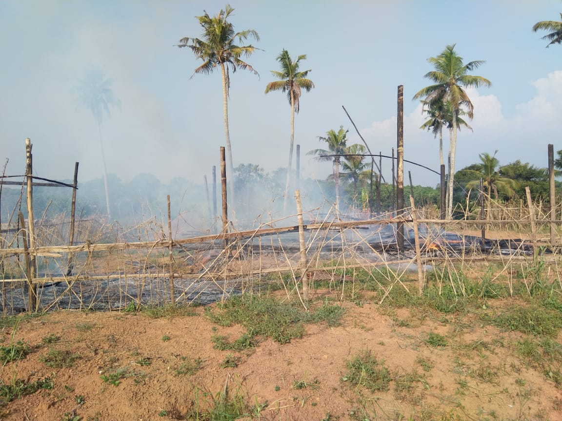 സിനിമാ സെറ്റ് നശിപ്പിച്ചു വാര്‍ത്ത  സെറ്റിന് തീയിട്ടു വാര്‍ത്ത  movie set was destroyed news  set was set on fire news