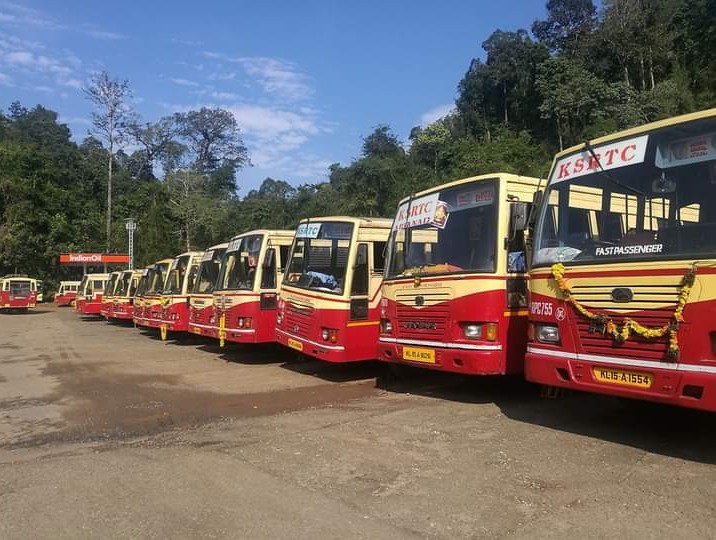 Sabarimala  Makaravilakku  Makaravilakku arrangements  Makaravilakku arrangements and restrictions  Latest News Update  Sabarimala pilgrimage  മകരവിളക്കിനൊരുങ്ങി സന്നിധാനം  പരാതികളില്ലാത്ത  തീര്‍ഥാടനകാലത്തിനായി  വകുപ്പുകള്‍  മകരവിളക്ക്  സുരക്ഷ  ആരോഗ്യ  കെഎസ്‌ഇബി  കെഎസ്‌ആര്‍ടിസി  സുരക്ഷ  പത്തനംതിട്ട  ഭക്തര്‍  ശബരിമല  മകരജ്യോതി  പൊലീസ്  ബാരിക്കേഡുകള്‍  വൈദ്യസഹായം  കുടിവെള്ളംകുടിവെള്ളം