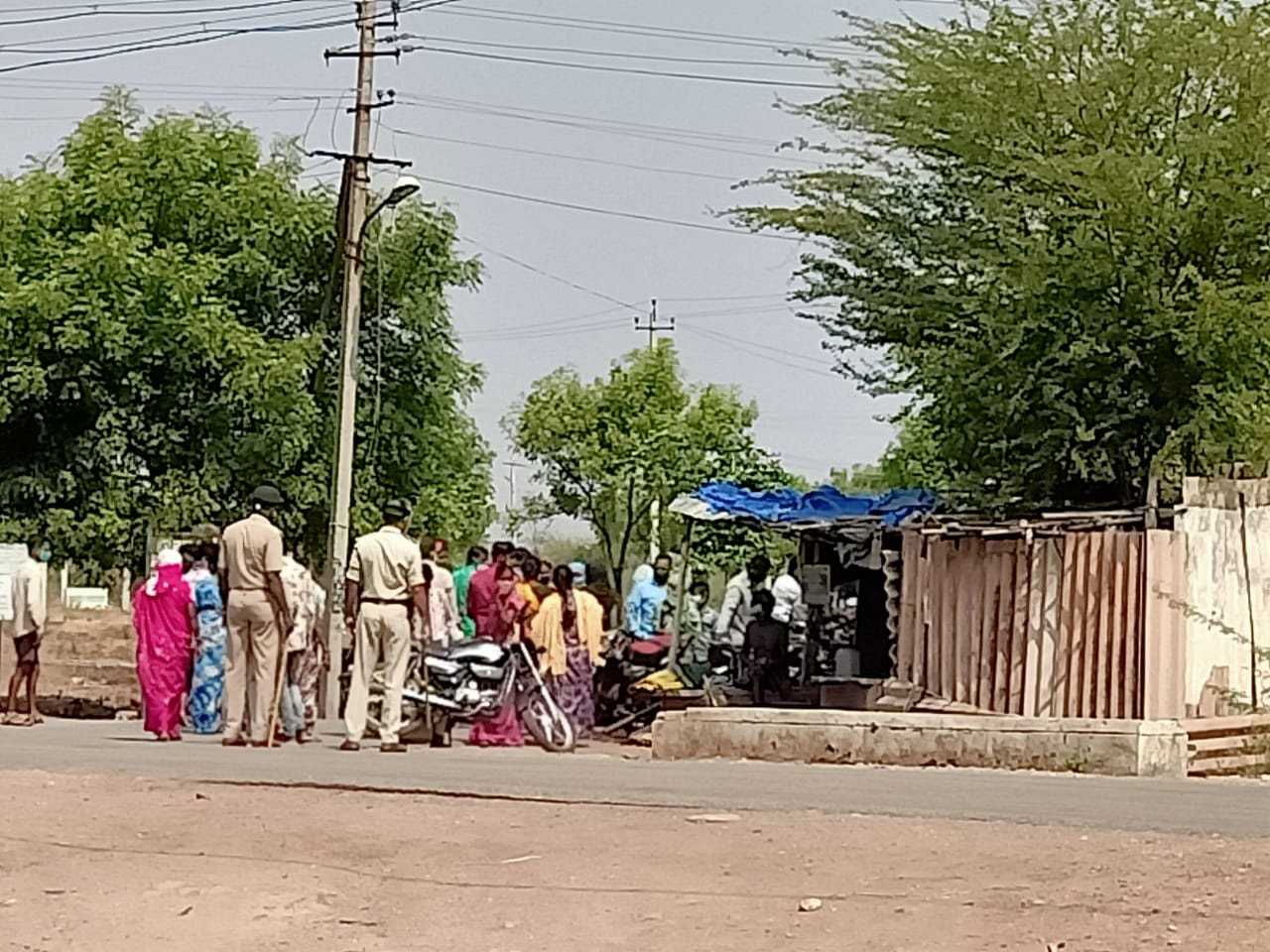 Public protest against setting up of COVID-19 care centre in Bellary