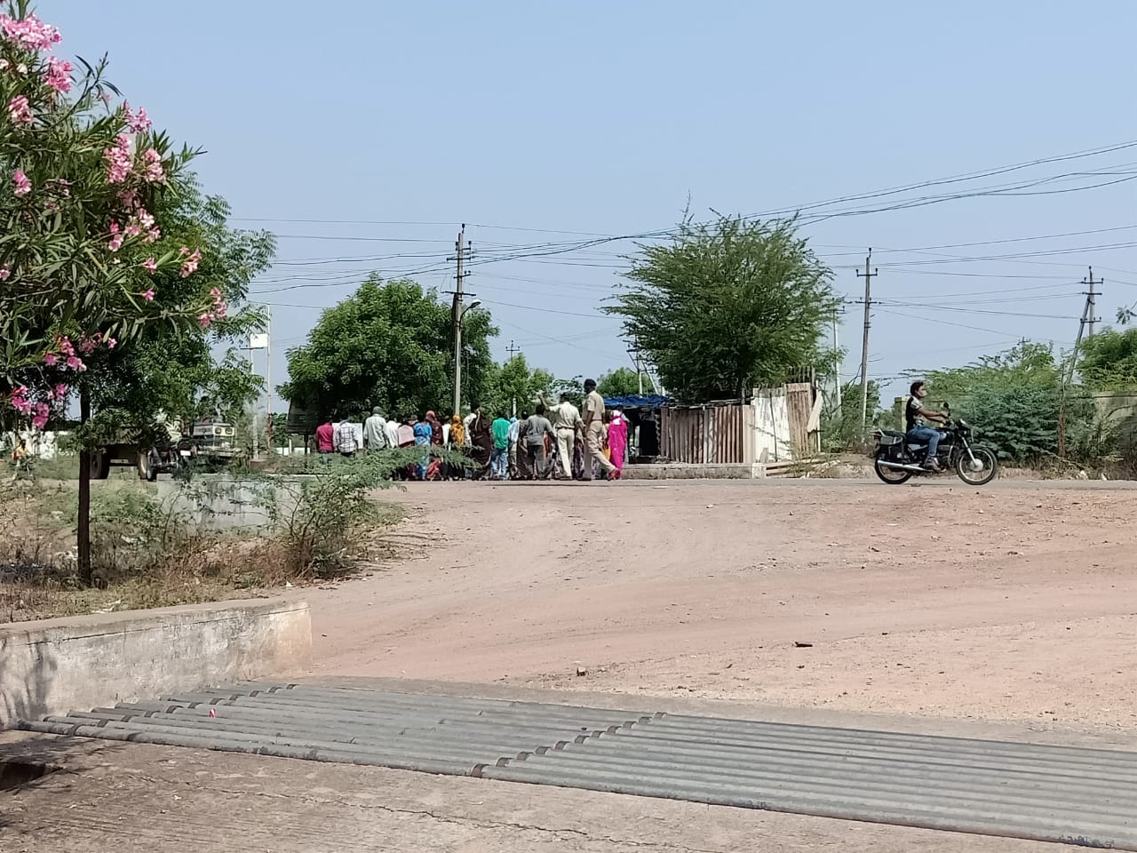 Public protest against setting up of COVID-19 care centre in Bellary