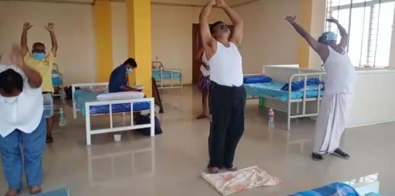 A corona Patient teaches the Yoga in Hospital for Others to Get Relaxation From COVID in bellari, karnataka