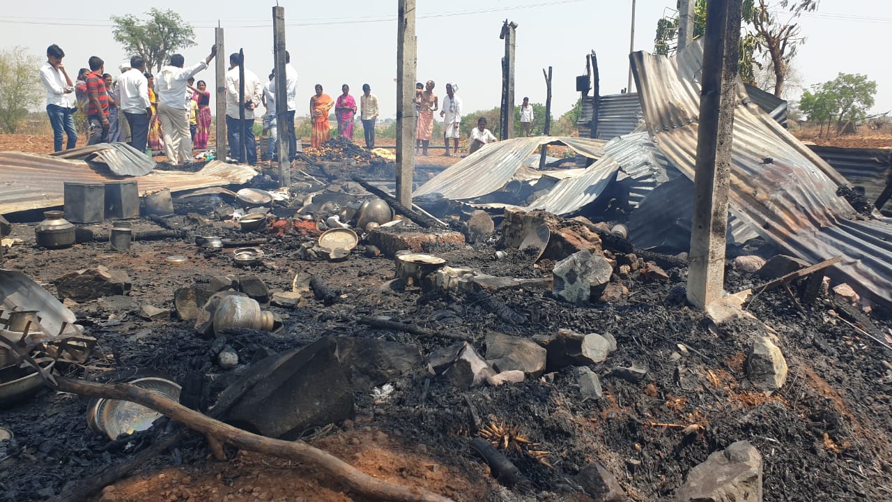 Accidentally, the hut fell on fire: Farmer family in hardship