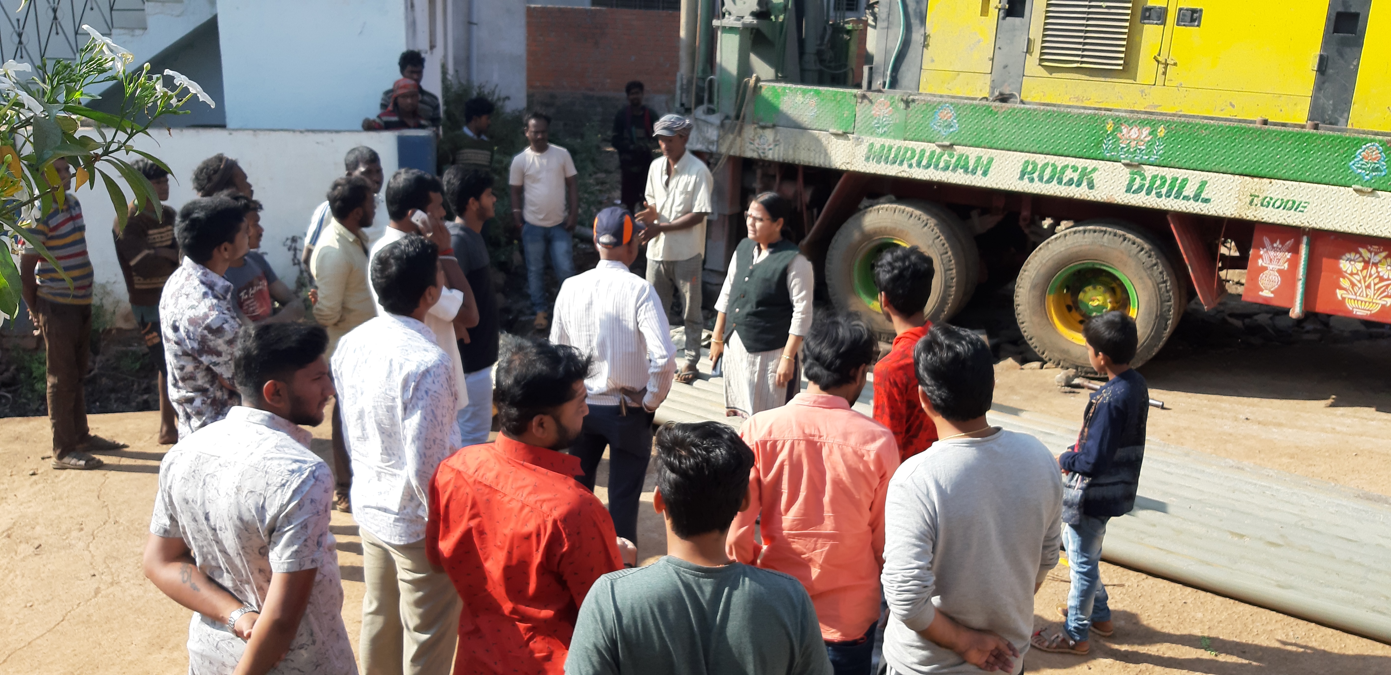 Tahsildar stopped illegal bore well digging in Basavakalyana