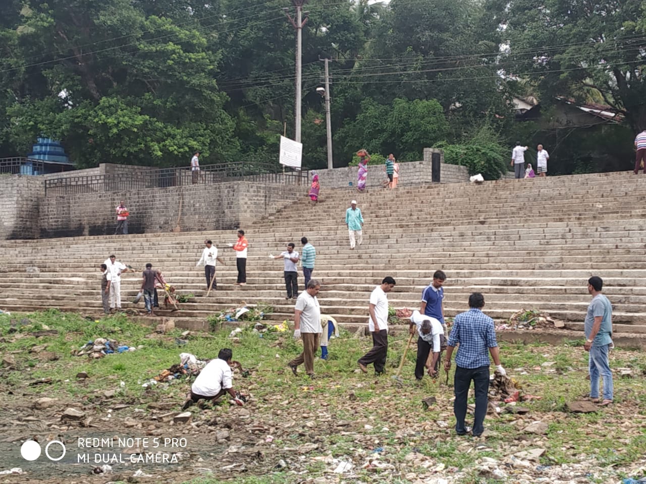 Tahsildar who participated in the cleanup of the river