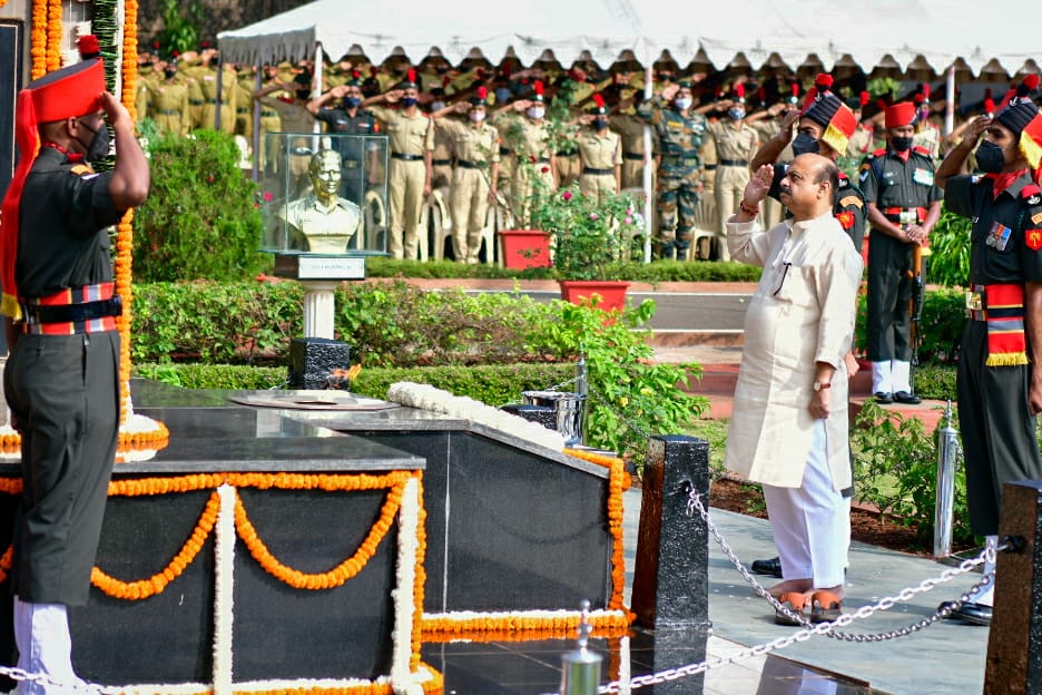 Cm Bommai tribute to Soldiers memorial