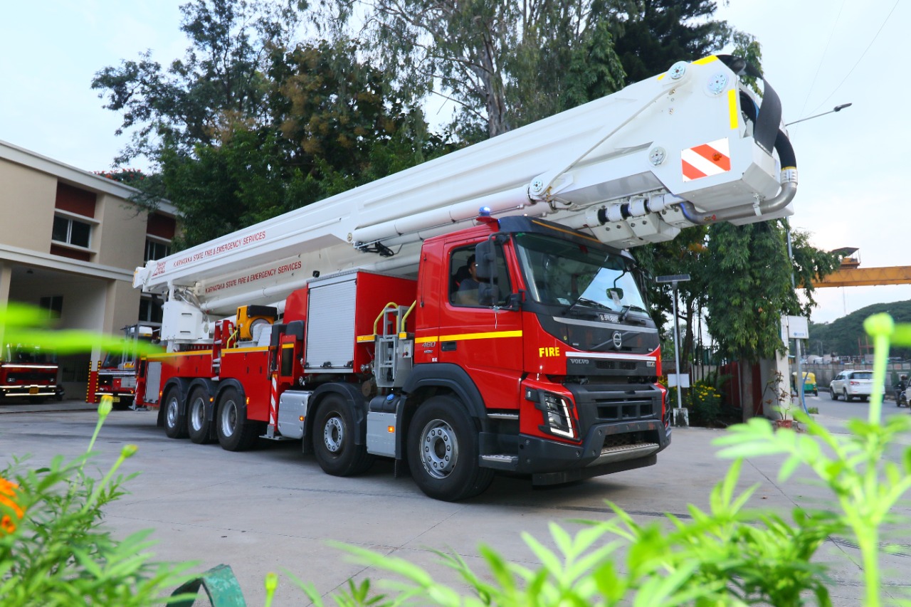 aerial ladder vehicle