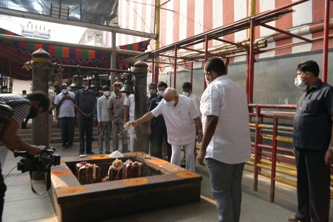 Indispensable to the lockdown state, Indispensable to the lockdown state says CM, Indispensable to the lockdown state says CM Yediyurappa, CM Yediyurappa, CM Yediyurappa news, ಲಾಕ್​ಡೌನ್​ ರಾಜ್ಯಕ್ಕೆ ಅನಿವಾರ್ಯ, ಲಾಕ್​ಡೌನ್​ ರಾಜ್ಯಕ್ಕೆ ಅನಿವಾರ್ಯ ಎಂದ ಸಿಎಂ, ಲಾಕ್​ಡೌನ್​ ರಾಜ್ಯಕ್ಕೆ ಅನಿವಾರ್ಯ ಎಂದ ಸಿಎಂ ಯಡಿಯೂರಪ್ಪ, ಸಿಎಂ ಯಡಿಯೂರಪ್ಪ, ಸಿಎಂ ಯಡಿಯೂರಪ್ಪ ಸುದ್ದಿ,