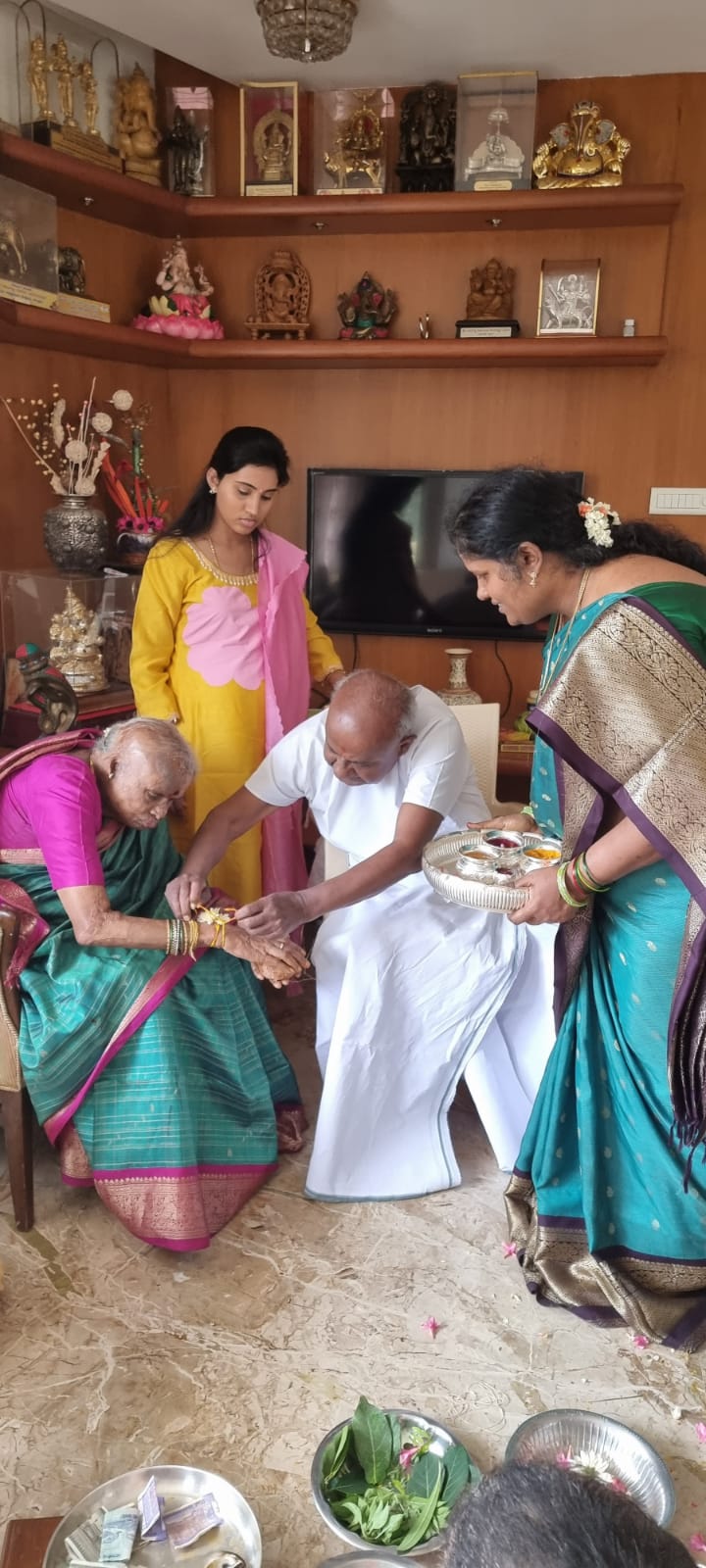 former-pm-devegowda-celebrated-gauri-festival