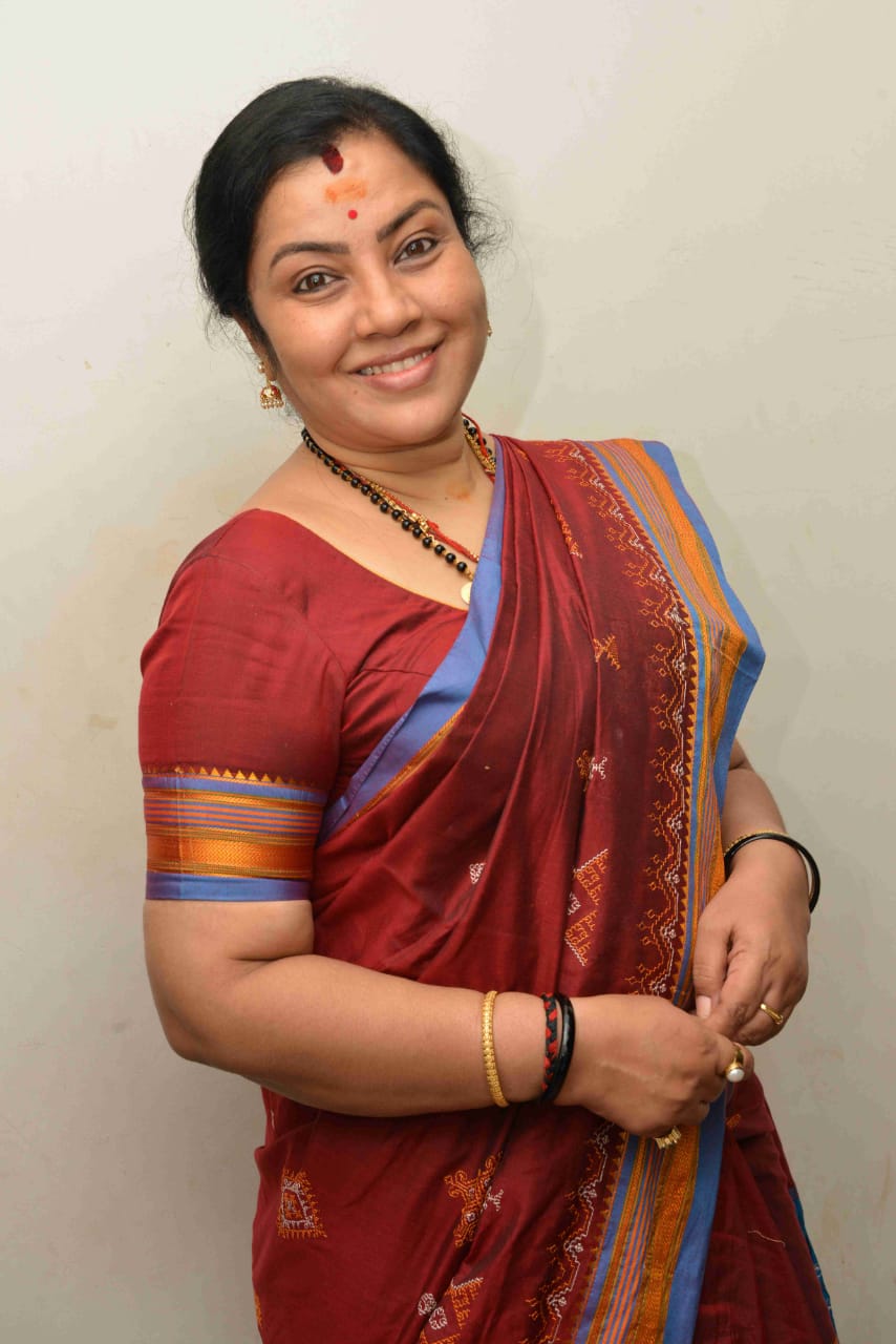 tara anuradha playing lead role in ratnan prapancha