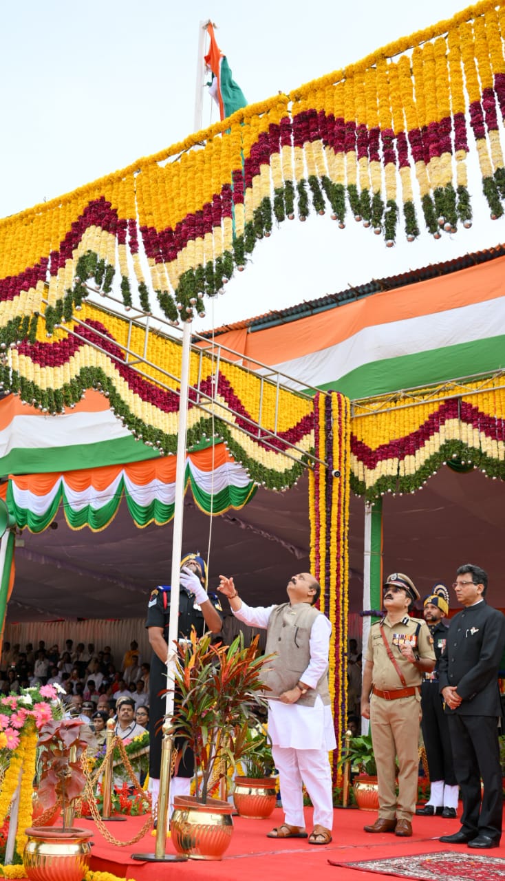 CM Basavaraj Bommai Independence Day Speech, Independence Day 2022 , Karnataka State on Independence Day, Azadi Ka Amrit Mahotsav, Indian Independence day, Har Ghar Tiranga, ಸ್ವಾತಂತ್ರ್ಯ ಅಮೃತ​ ಮಹೋತ್ಸವ, ಹುತಾತ್ಮ ಸೈನಿಕರಿಗೆ ಹೊಸ ಯೋಜನೆ ಘೋಷಿಸಿದ ಸಿಎಂ ಬೊಮ್ಮಾಯಿ, ದೇಶದ ಸ್ವಾವಲಂಬನೆಗೆ ರೈತರ ಕೊಡುಗೆ ದೊಡ್ಡದು, ಭಾರತದ ಸ್ವಾತಂತ್ರ್ಯ ಹೋರಾಟ, ಮಾಣಿಕ್ ಶಾ ಪರೇಡ್ ಮೈದಾನದಲ್ಲಿ ರಾಜ್ಯದ ಜನತೆಯನ್ನುದ್ದೇಶಿಸಿ ಮಾತನಾಡಿದ ಸಿಎಂ, ಹೊಸ ಯೋಜನೆಗಳ ಘೋಷಣೆ, ಸ್ವಾತಂತ್ರ್ಯ ಅಮೃತ​ ಮಹೋತ್ಸವ 2022, ಸಿಎಂ ಬಸವರಾಜ ಬೊಮ್ಮಾಯಿ ಭಾಷಣ,