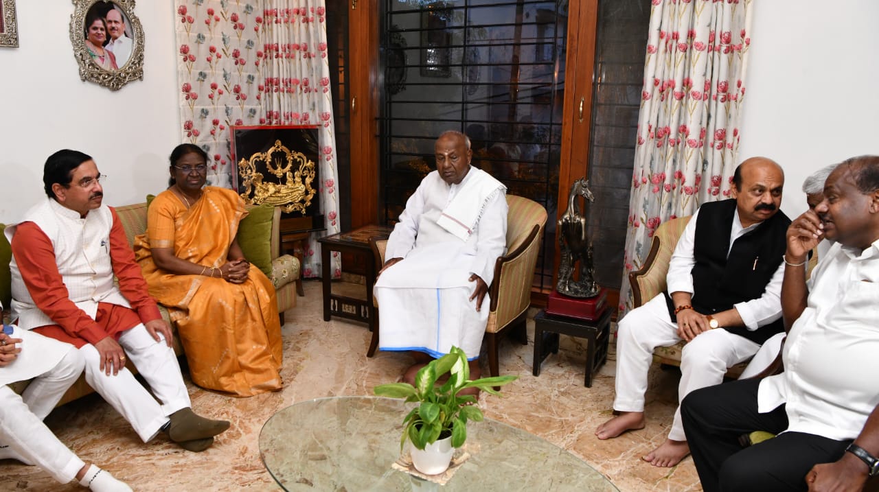 Draupadi Murmu meet H. D. Deve Gowda