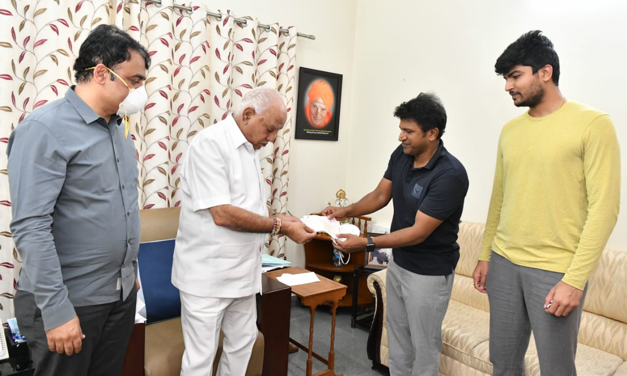 Actor puneet rajkumar donates 50 lac rupees to CM relief fund