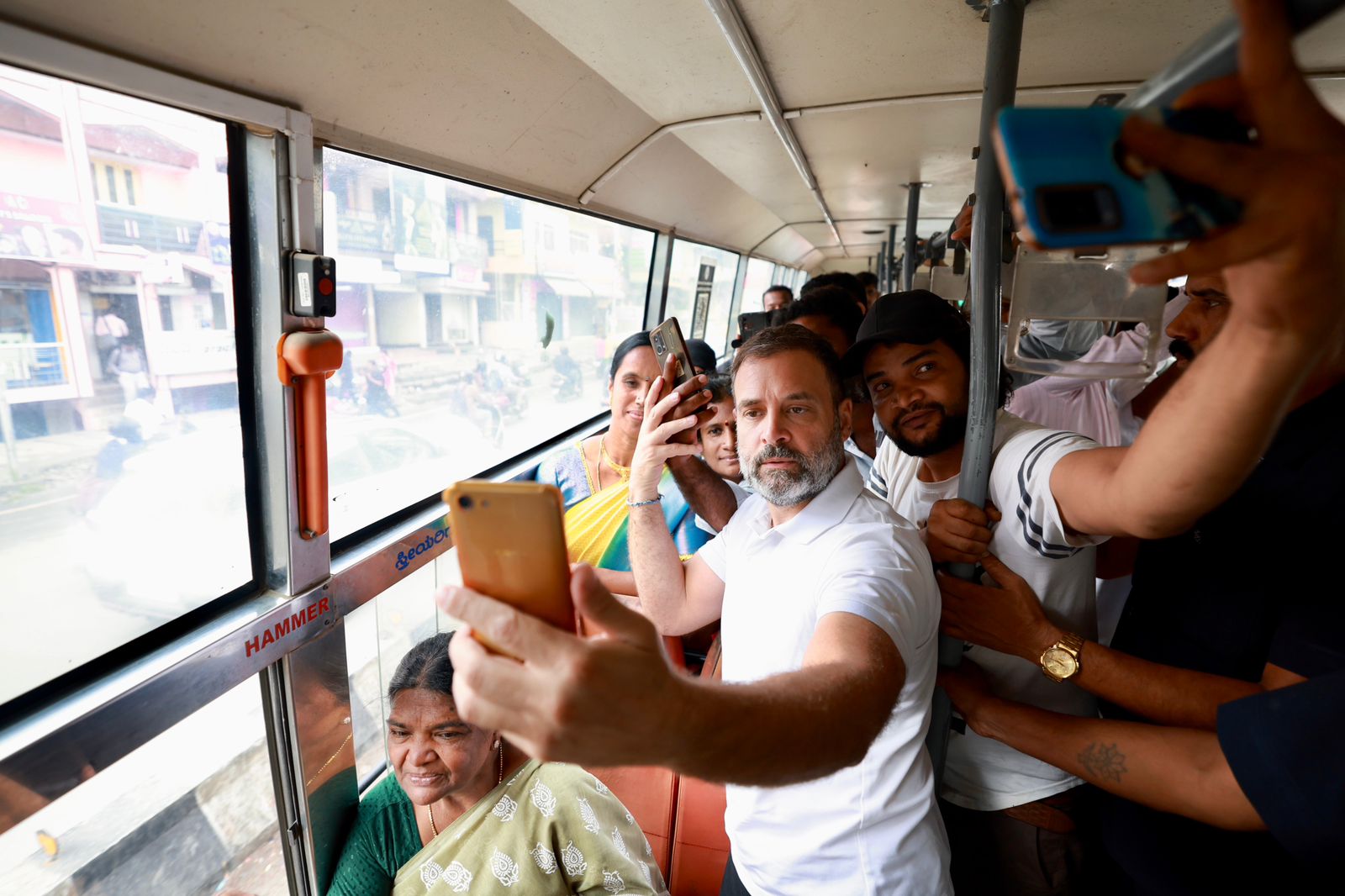 rahul gandhi i  rahul gandhi interaction to college students  working women  karnataka election  final election campaign  rahul gandhi  narendra modi  bjp  congress  latest news in karnataka  latest news today  കര്‍ണാടക  അവസാനഘട്ട പ്രചാരണം  കോണ്‍ഗ്രസ്  രാഹുല്‍ ഗാന്ധി  ബിജെപി  കര്‍ണാടക തെരഞ്ഞെടുപ്പ്  കര്‍ണാടക ഏറ്റവും പുതിയ വാര്‍ത്ത  ഇന്നത്തെ പ്രധാന വാര്‍ത്ത