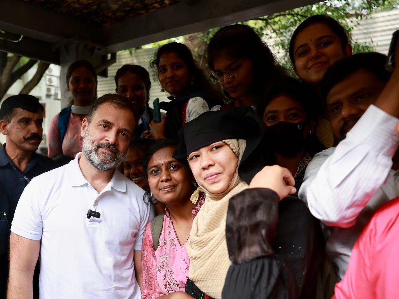 rahul gandhi i  rahul gandhi interaction to college students  working women  karnataka election  final election campaign  rahul gandhi  narendra modi  bjp  congress  latest news in karnataka  latest news today  കര്‍ണാടക  അവസാനഘട്ട പ്രചാരണം  കോണ്‍ഗ്രസ്  രാഹുല്‍ ഗാന്ധി  ബിജെപി  കര്‍ണാടക തെരഞ്ഞെടുപ്പ്  കര്‍ണാടക ഏറ്റവും പുതിയ വാര്‍ത്ത  ഇന്നത്തെ പ്രധാന വാര്‍ത്ത