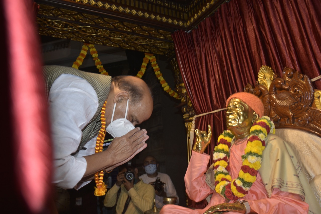 Defense Minister visited ISKCON after Veterans Day event in Bengaluru