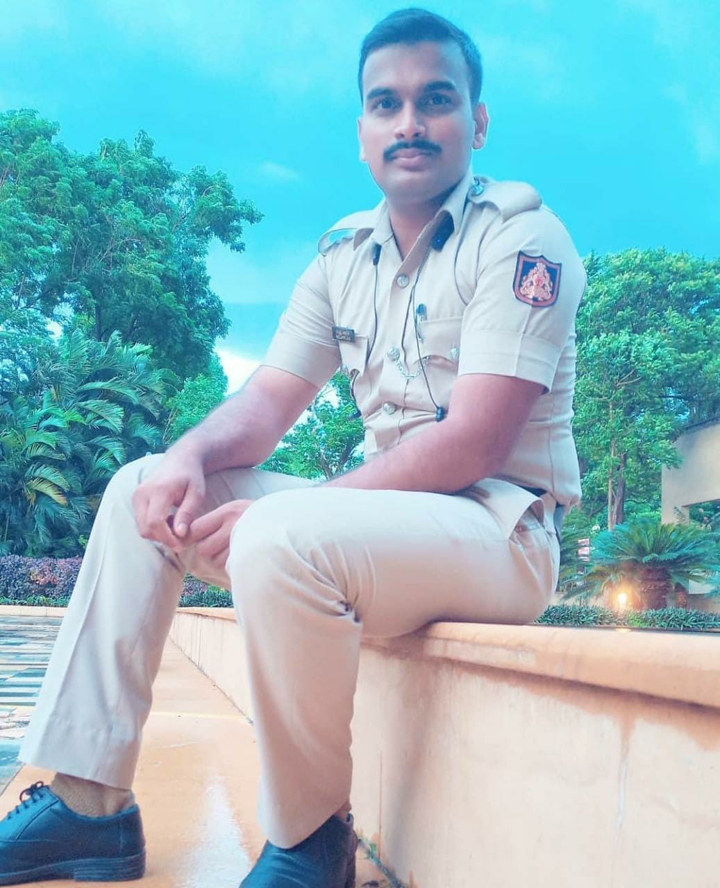 Police officer fired a bullet to the rowdy sheeter leg, Bengaluru crime news, rowdy sheeter admit in Bengaluru hospital, ರೌಡಿಶೀಟರ್​ ಕಾಲಿಗೆ ಗುಂಡು ಹಾರಿಸಿದ ಪೊಲೀಸ್​ ಅಧಿಕಾರಿ, ಬೆಂಗಳೂರು ಅಪರಾಧ ಸುದ್ದಿ, ಬೆಂಗಳೂರಿನಲ್ಲಿ ಆಸ್ಪತ್ರೆಗೆ ದಾಖಲಾದ ರೌಡಿಶೀಟರ್​,