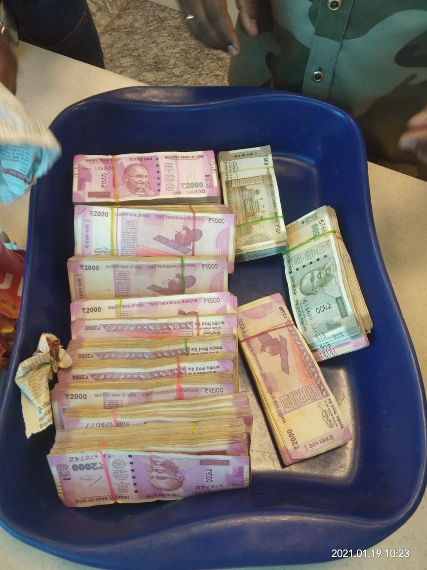 Money found in the washroom of Kempegowda International Airport!