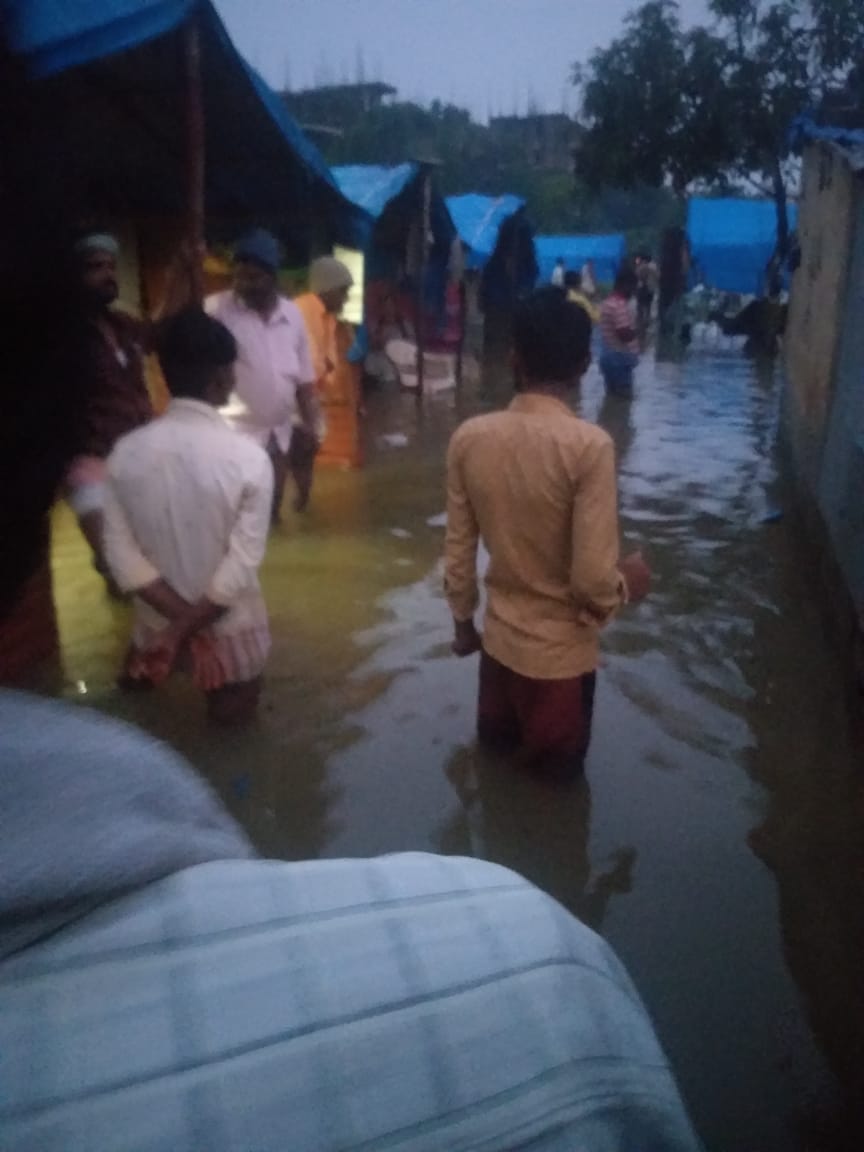 Save Bangalore campaign  Save Bangalore campaign on social media  Heavy rain in Bengaluru  ದಾಖಲೆಯ ಮಳೆಗೆ ನಲುಗಿದ ಸಿಲಿಕಾನ್ ಸಿಟಿ  ಸೇವ್ ಬೆಂಗಳೂರು ಕ್ಯಾಂಪೇನ್  ಮೀನು ಹಿಡಿದುಕೊಂಡ ಫೋಟೋ ವೈರಲ್  ಪ್ರಧಾನಿ ಮೋದಿಗೆ ಖ್ಯಾತ ಉದ್ಯಮಿ ಟ್ವೀಟ್