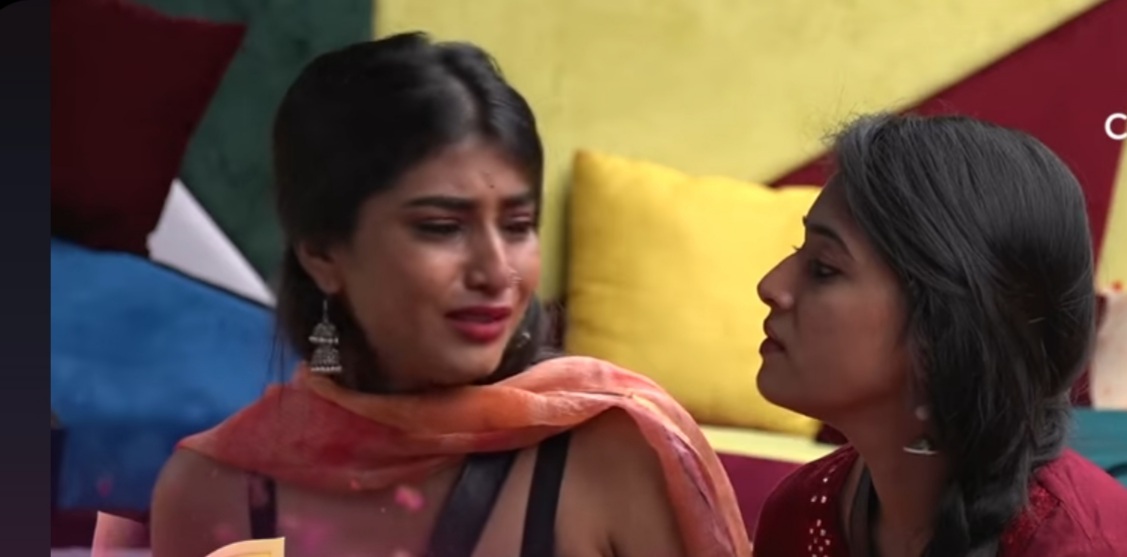 Divya Suresh cried in Big boss house