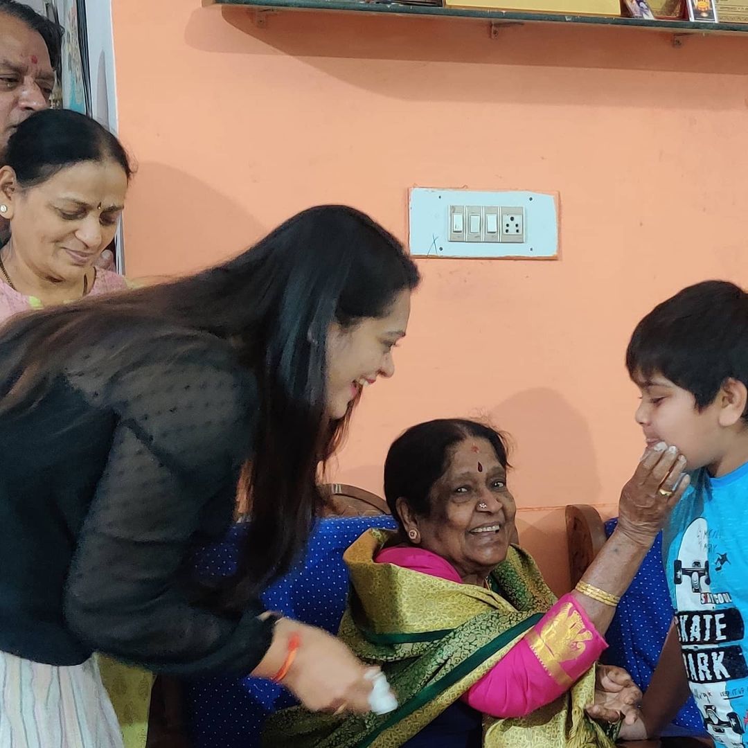 Senior actress MN Lakshmi Devi celebrating birthday with granddaughter