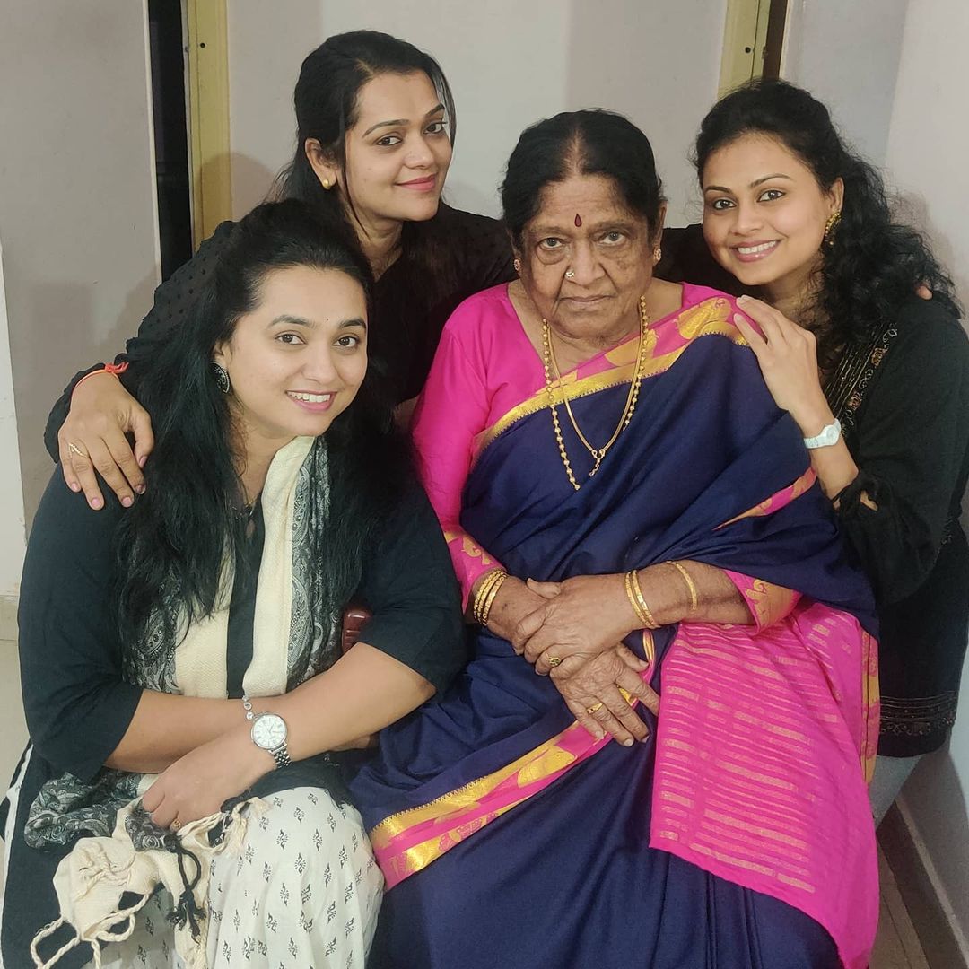 Senior actress MN Lakshmi Devi celebrating birthday with granddaughter